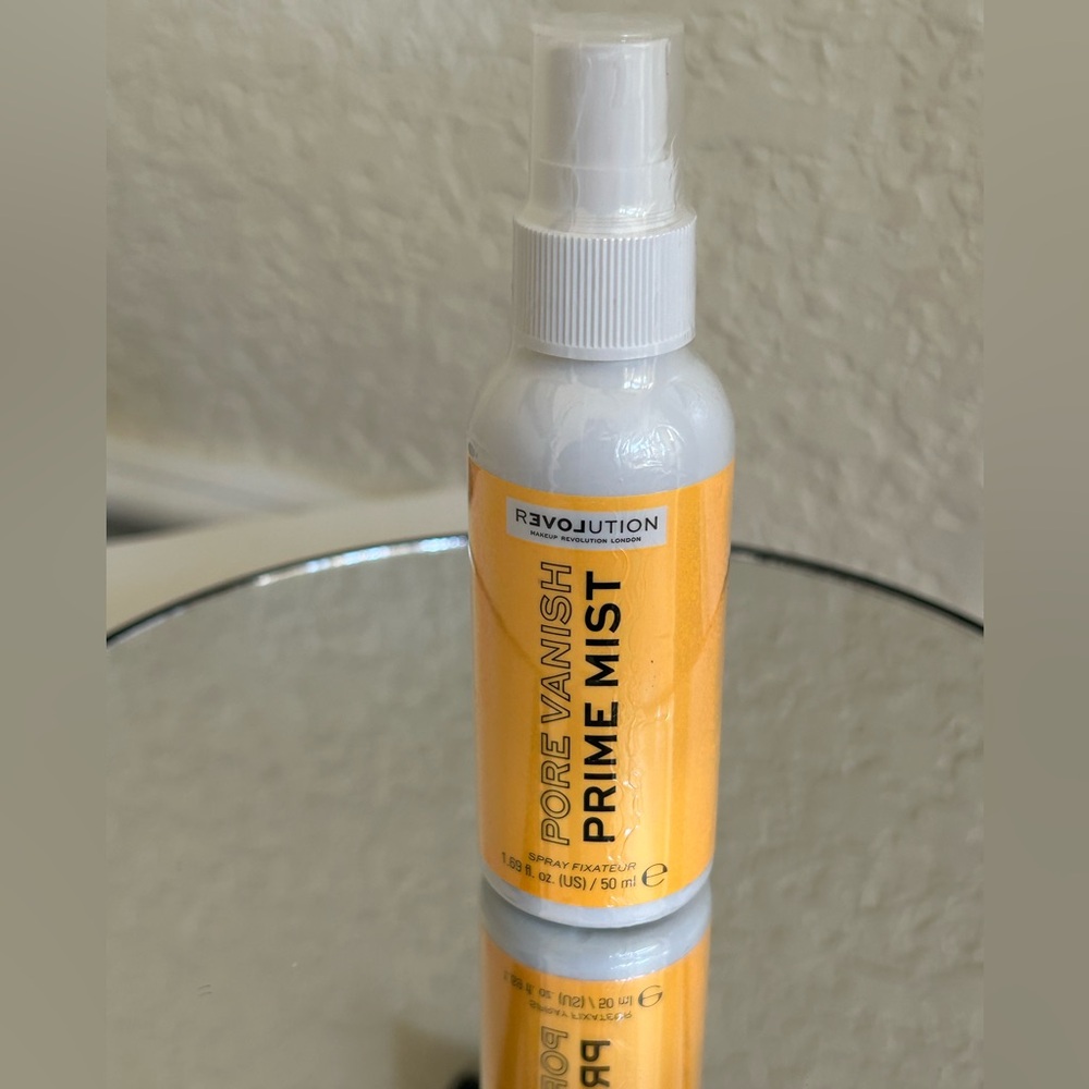 Relove by Revolution Pore Vanish Priming Facial Mist Pore Vanish Prime Mist